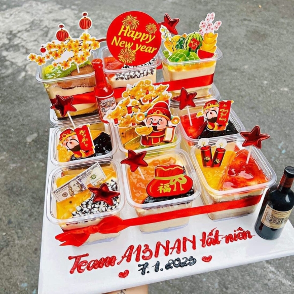 Set 12 hộp tất niên